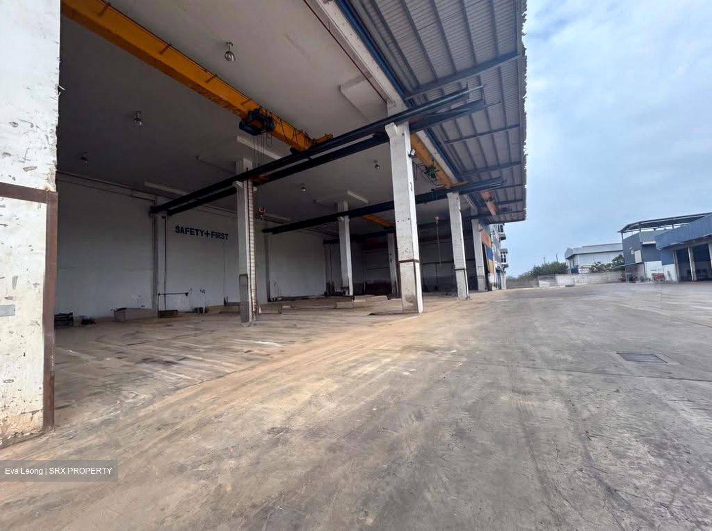 Gul Road (D22), Factory #613329031